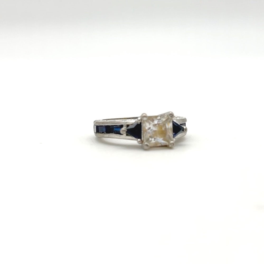 Silver Ring Princess Cut Center Stone Blue‎ Accents Size 6.5 Statement